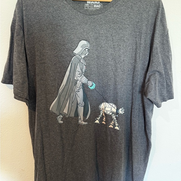 Star Wars Other - Xxl Star Wars Dark Gray T-Shirt Darth Vader walking a bot